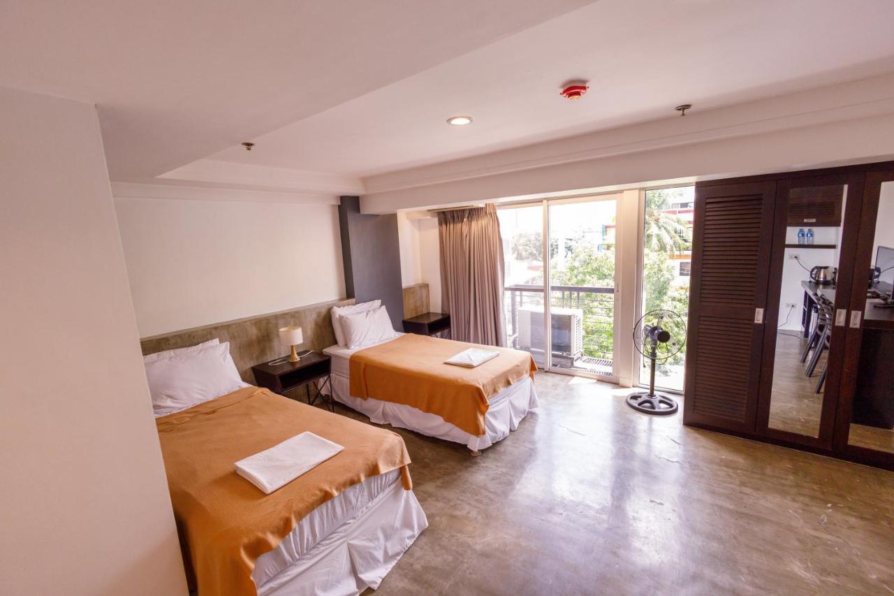 5880 Enriquez Residences Manila Exterior photo