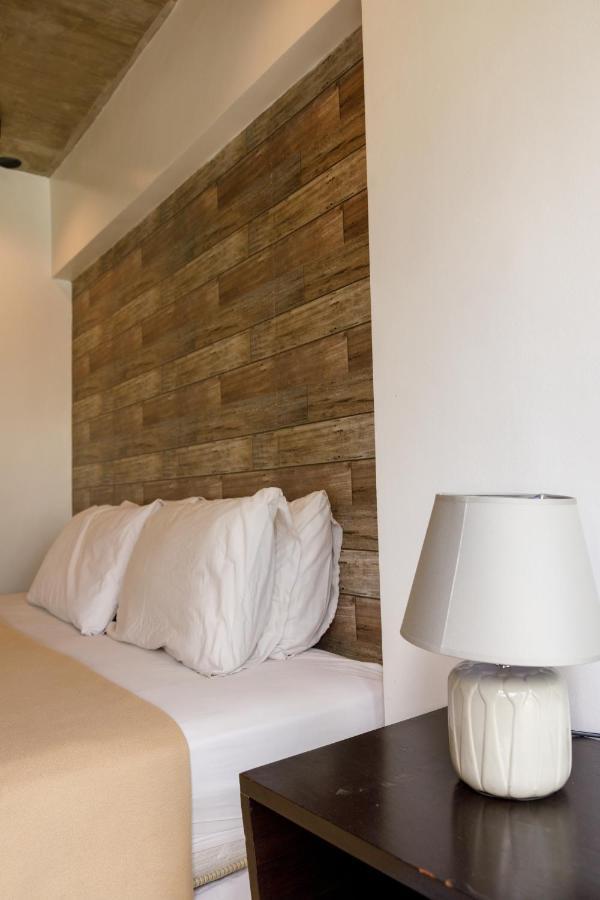 5880 Enriquez Residences Manila Exterior photo