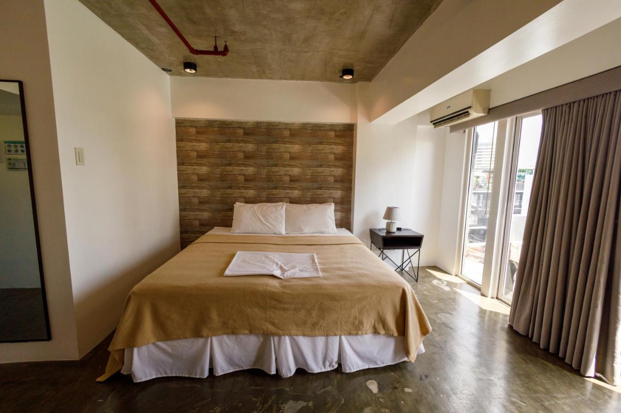 5880 Enriquez Residences Manila Exterior photo