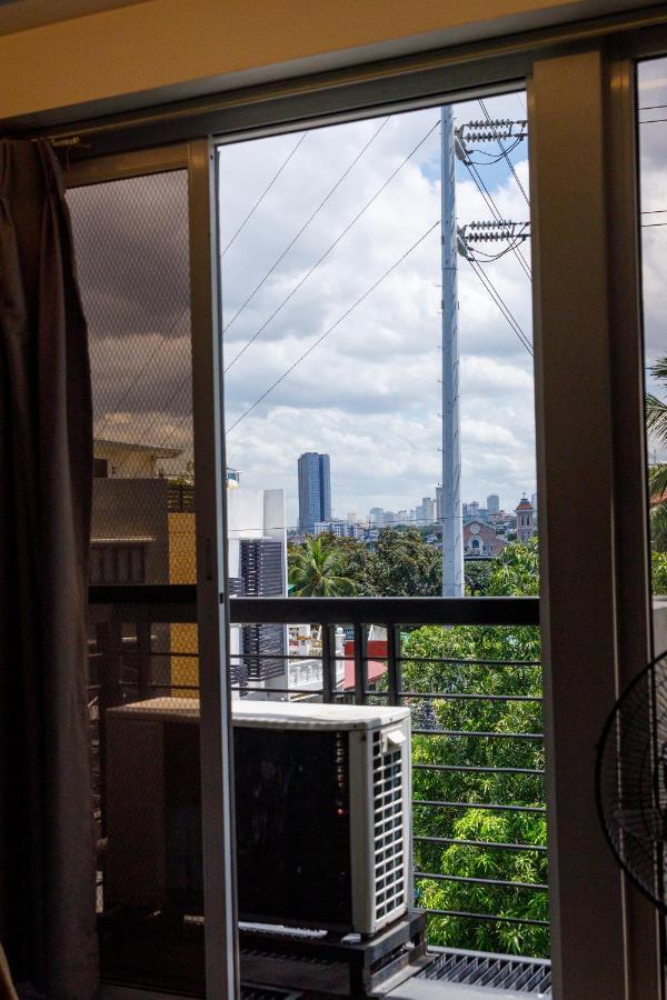 5880 Enriquez Residences Manila Exterior photo