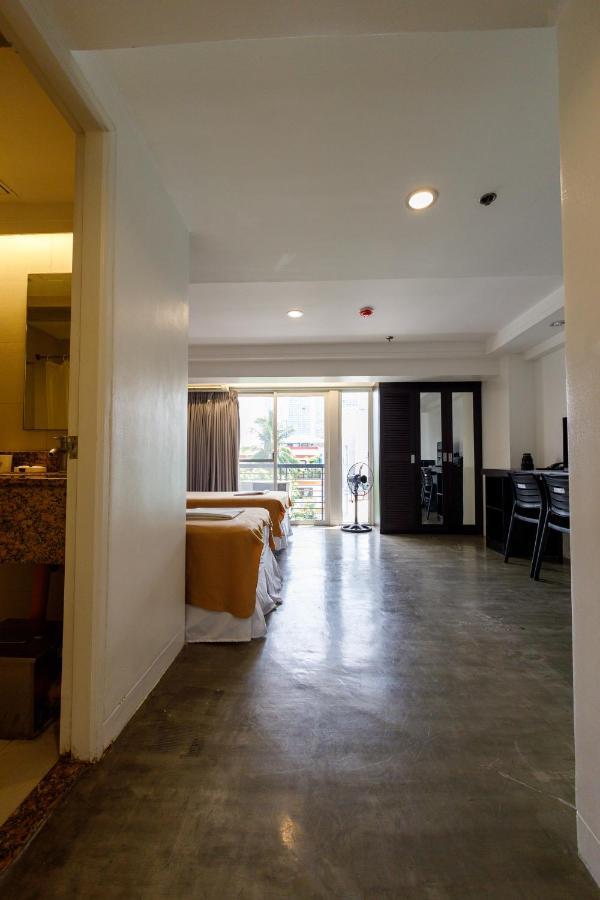 5880 Enriquez Residences Manila Exterior photo
